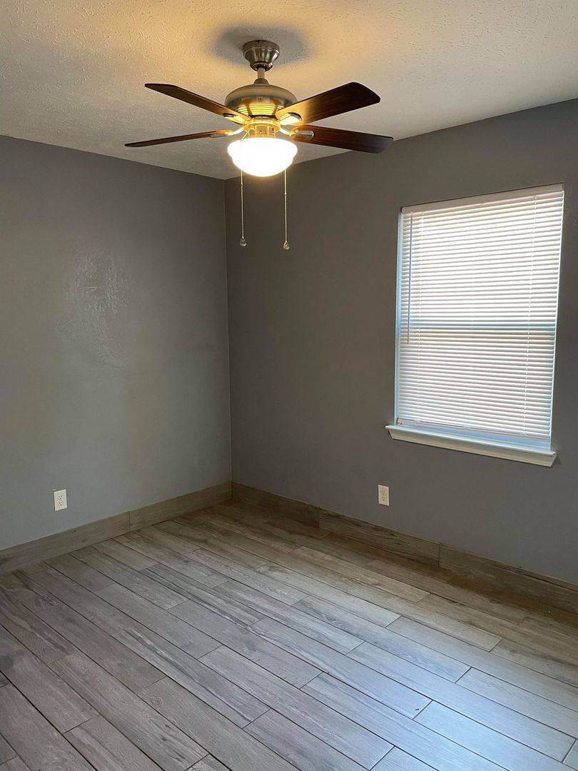 Apartment for rent at 400 E 19th St, Panama City, FL 32405