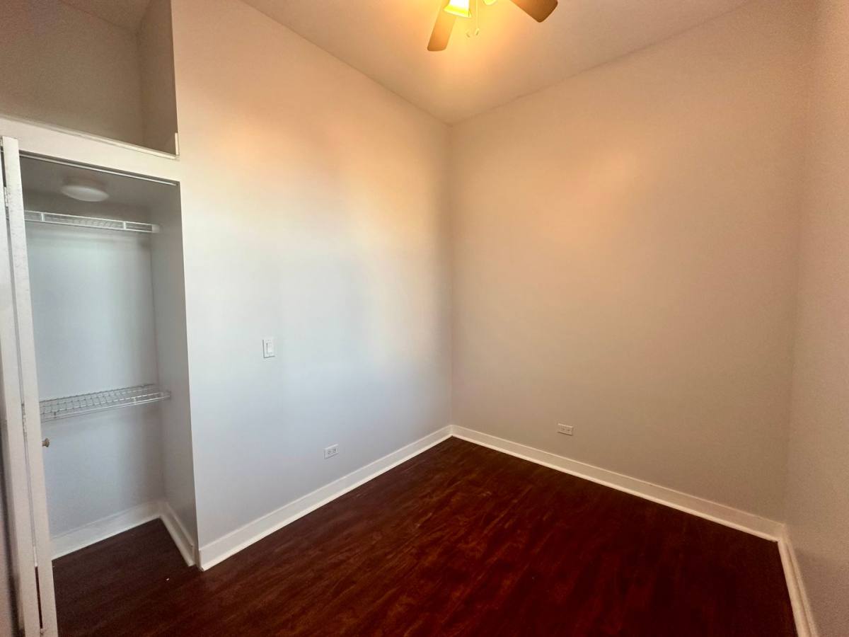 Apartment for rent at 2944 W Montrose Ave, Chicago, IL 60618