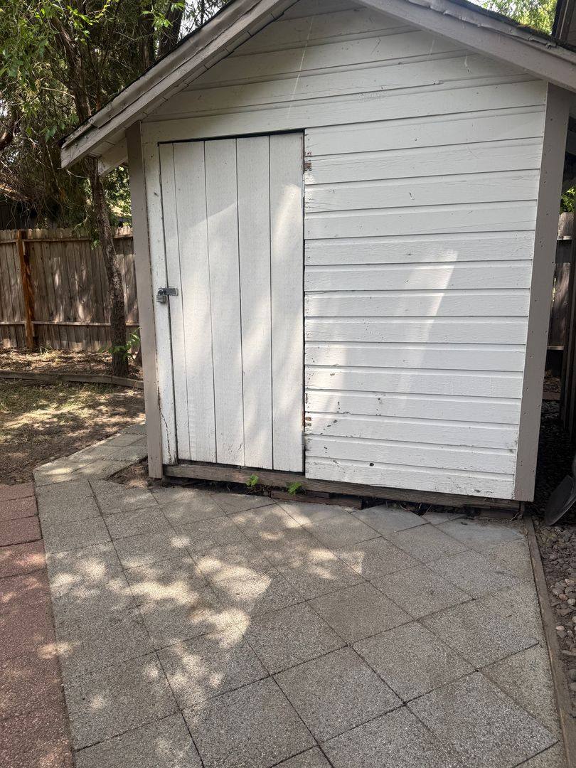 Apartment for rent at 412 NW Manzanita Ave, Grants Pass, OR 97526