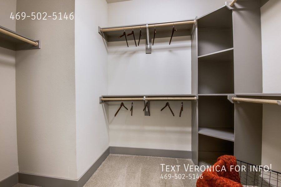 Apartment for rent at 680 Executive Dr, Plano, TX 75074
