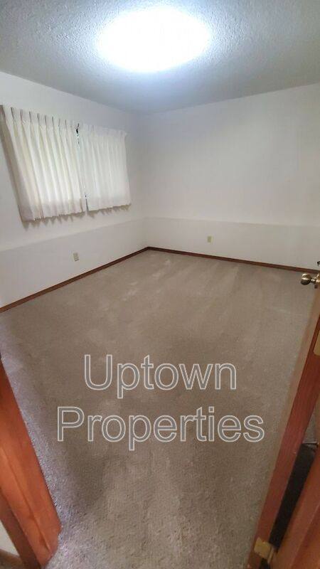 Townhouse for rent at 1516 SW Dewitt St, Portland, OR 97239
