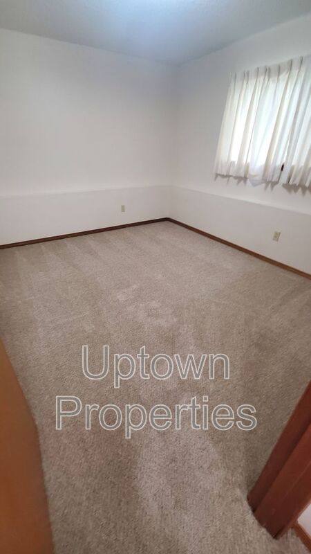 Townhouse for rent at 1516 SW Dewitt St, Portland, OR 97239