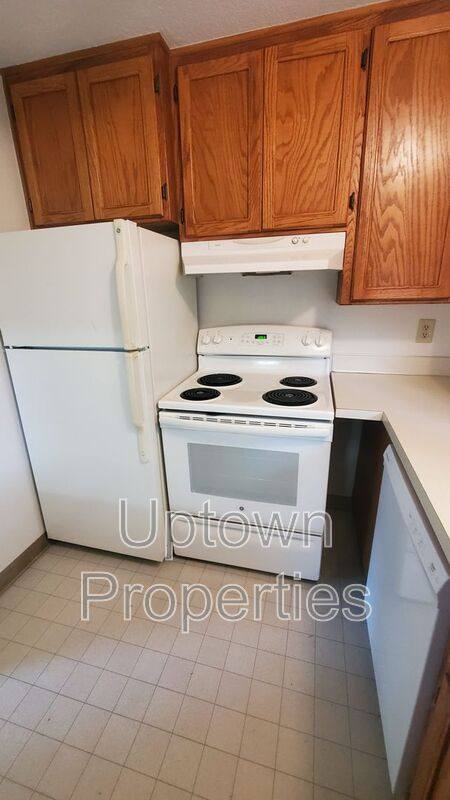 Townhouse for rent at 1516 SW Dewitt St, Portland, OR 97239