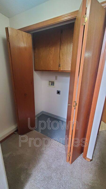 Townhouse for rent at 1516 SW Dewitt St, Portland, OR 97239