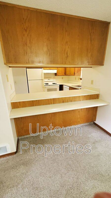 Townhouse for rent at 1516 SW Dewitt St, Portland, OR 97239