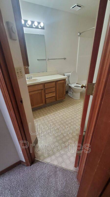 Townhouse for rent at 1516 SW Dewitt St, Portland, OR 97239
