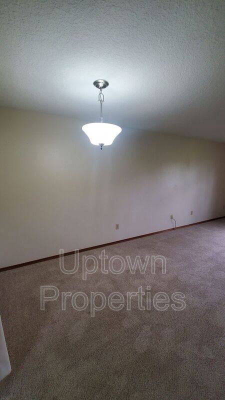 Townhouse for rent at 1516 SW Dewitt St, Portland, OR 97239