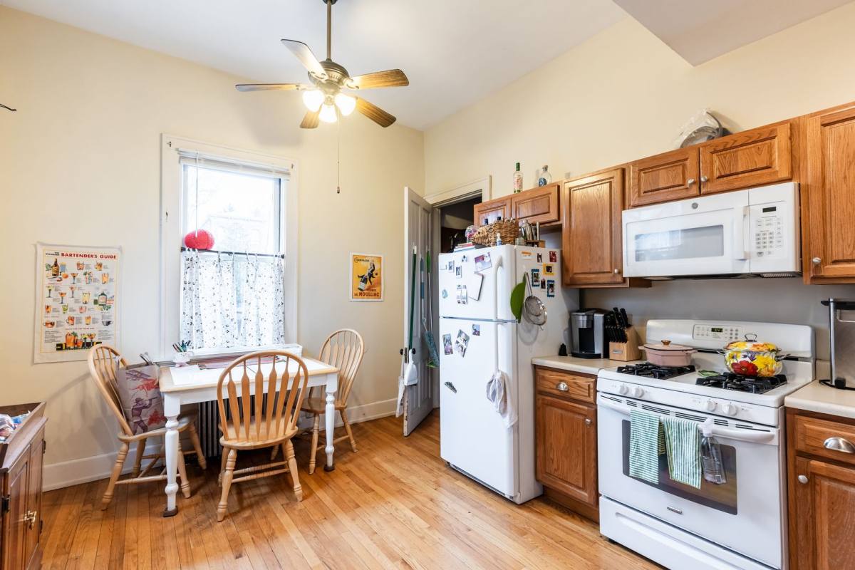 Apartment for rent at 634 Greenup St, Covington, KY 41011