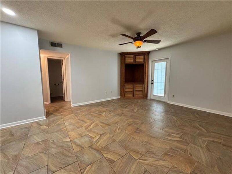 Apartment for rent at 818 Moss St #101, New Orleans, LA 70119