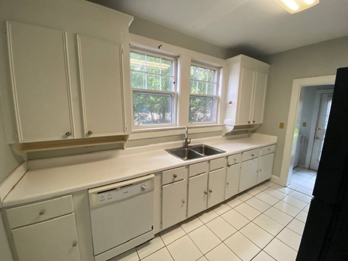House for rent at 3204 Devereaux Rd, Columbia, SC 29205