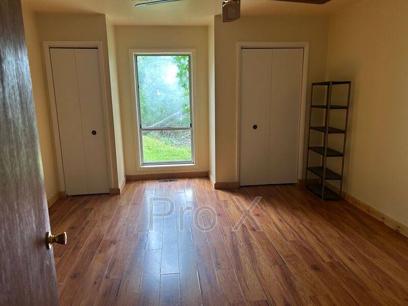 House for rent at 21090 Greycliff Rd, Rogers, AR 72756