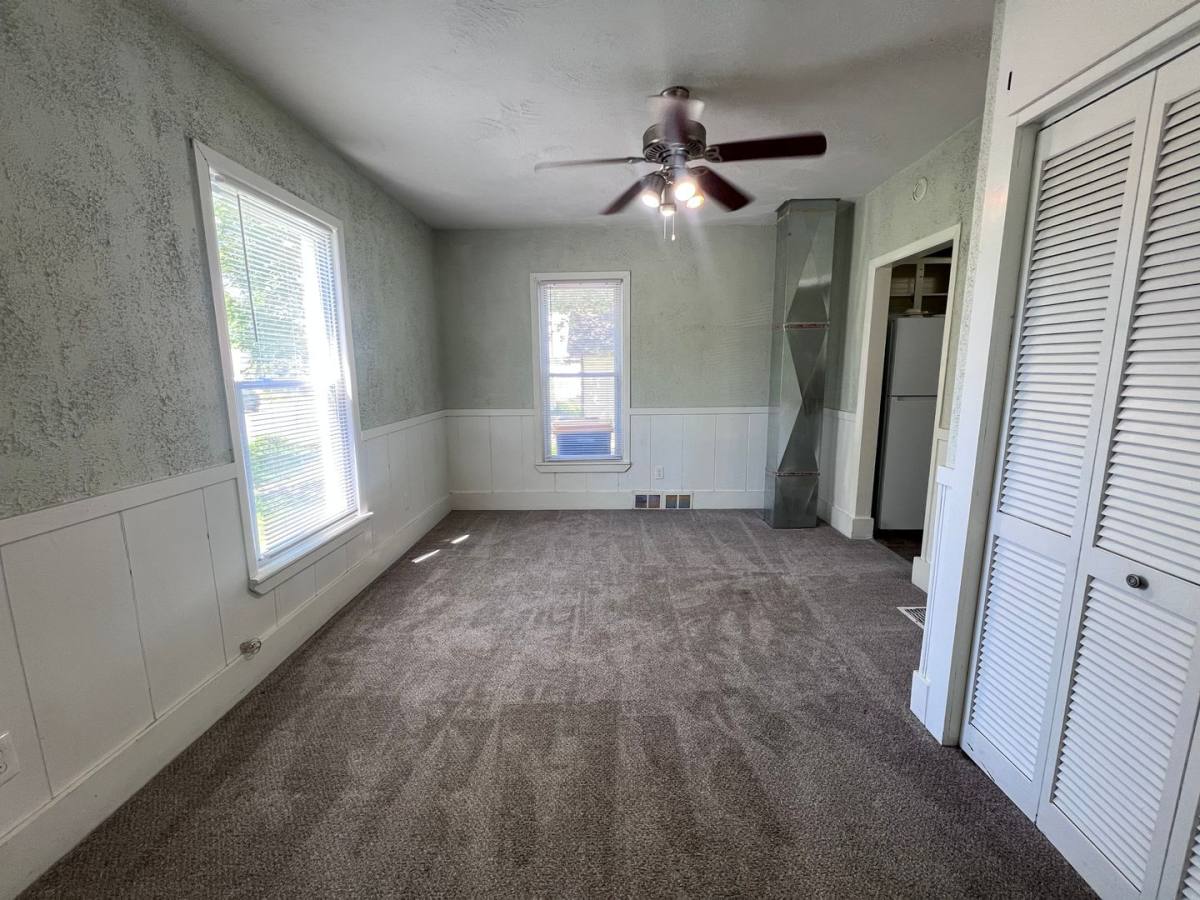 Townhouse for rent at 2037 Paris Ave NE, Grand Rapids, MI 49505