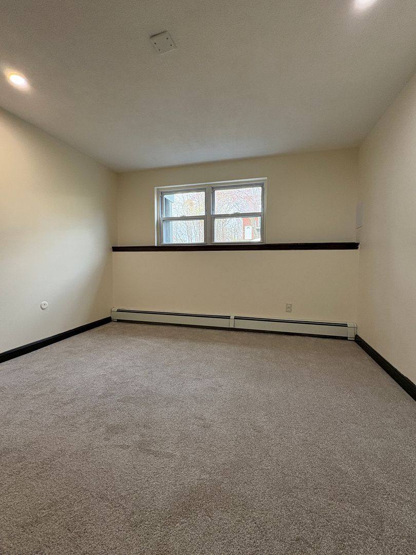 Condo for rent at 700 Robbins Ave, Dracut, MA 01826