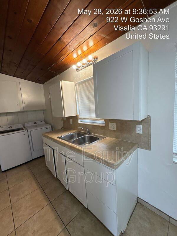 Apartment for rent at 922 W Goshen Ave #A, Visalia, CA 93291