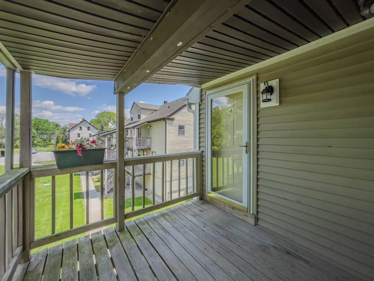 Apartment for rent at 197 Fitchville Rd, Bozrah, CT 06334