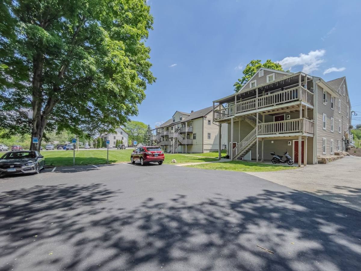 Apartment for rent at 197 Fitchville Rd, Bozrah, CT 06334