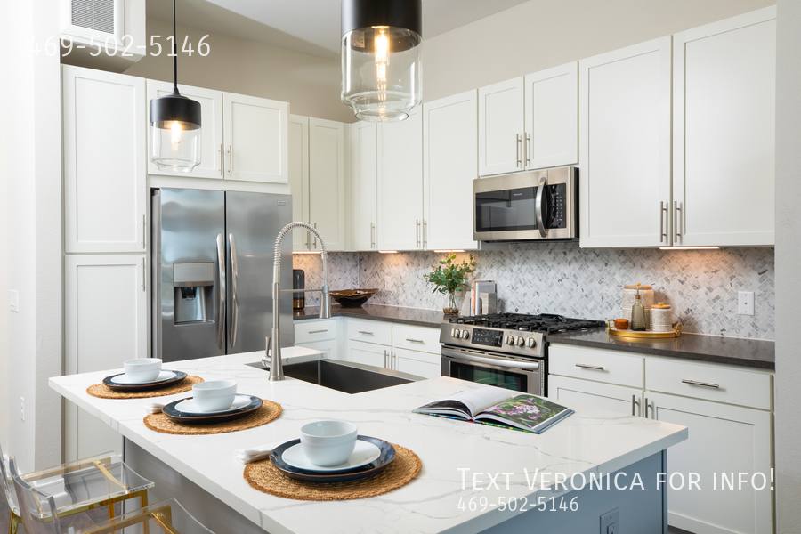 Apartment for rent at 2707 Summer St, Houston, TX 77007