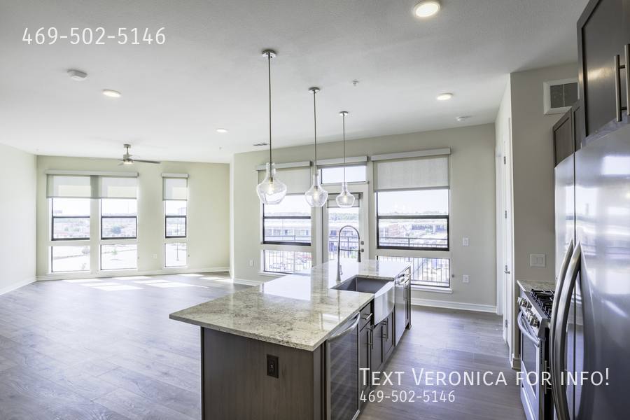 Apartment for rent at 2707 Summer St, Houston, TX 77007