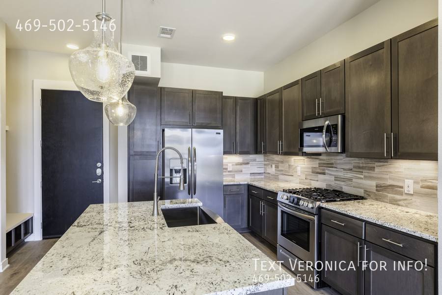 Apartment for rent at 2707 Summer St, Houston, TX 77007