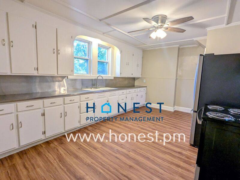 Apartment for rent at 110 Silver St #1, Waterville, ME 04901