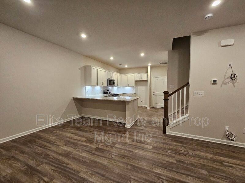 Townhouse for rent at 5416 Kinsbridge Dr, Charlotte, NC 28227