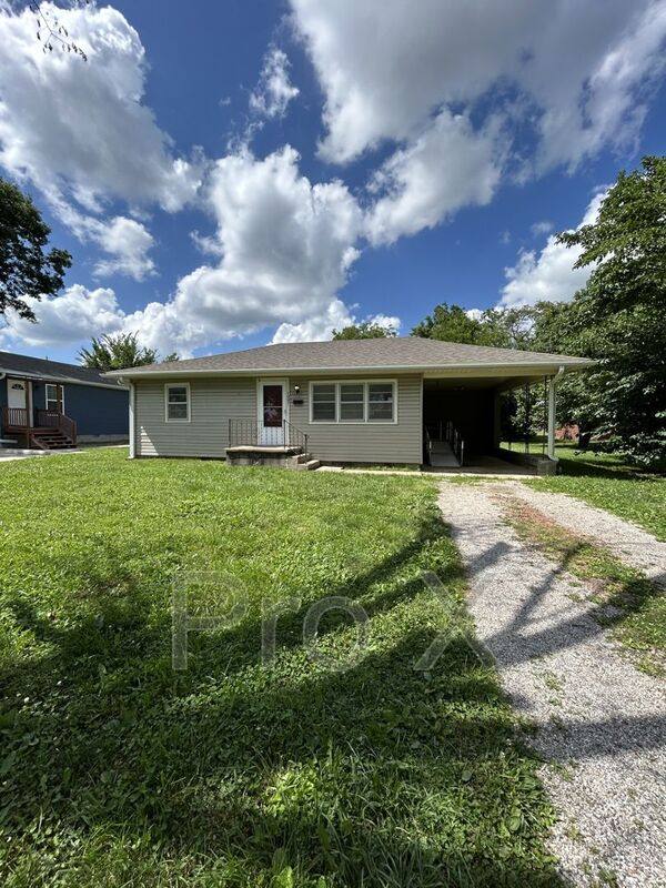 House for rent at 1007 E Monroe St, Pittsburg, KS 66762