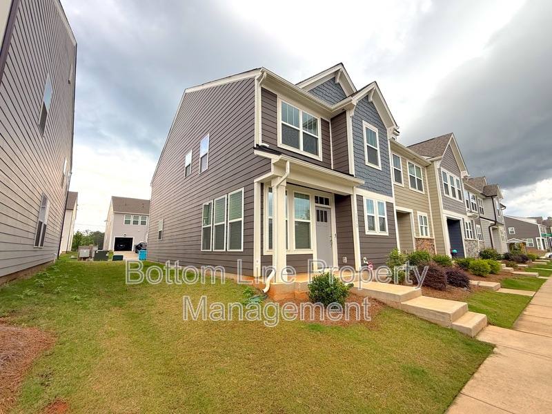 Townhouse for rent at 1552 Cedar Tree Dr, Belmont, NC 28012