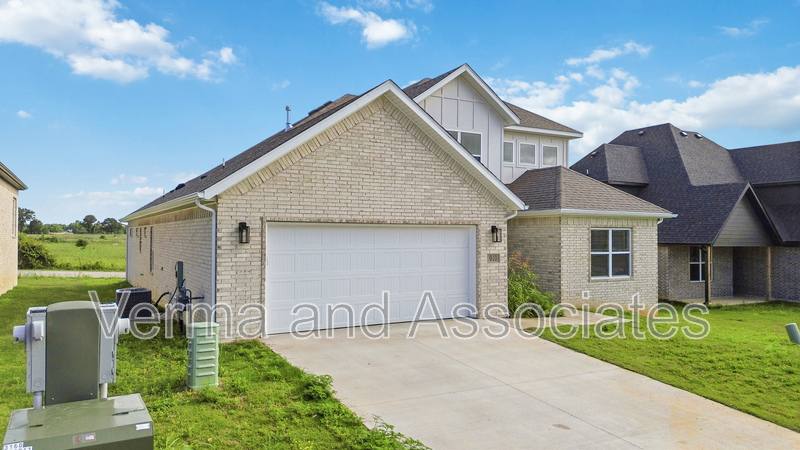 House for rent at 910 Trestle Lane, Centerton, AR 72719