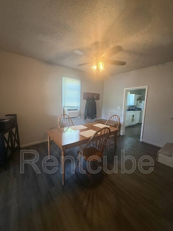 Townhouse for rent at 232 Cardiff St, Dubuque, IA 52001
