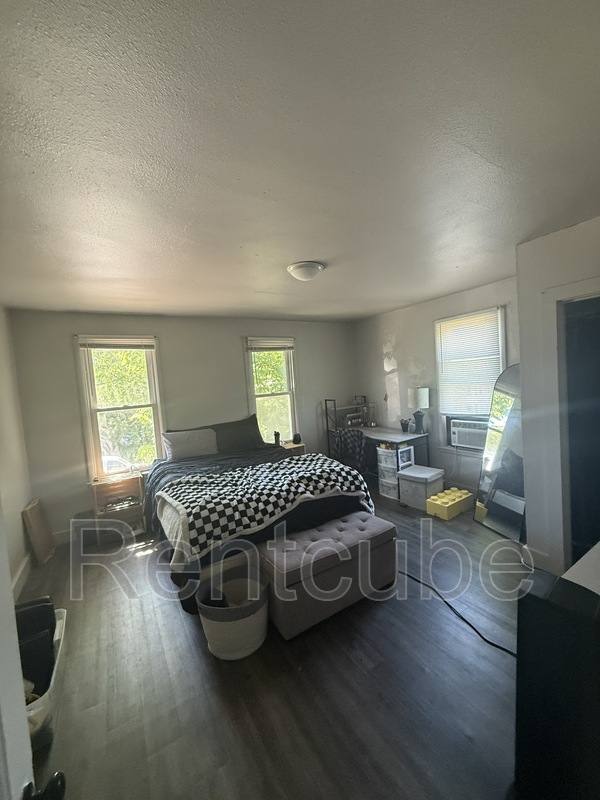 Townhouse for rent at 232 Cardiff St, Dubuque, IA 52001