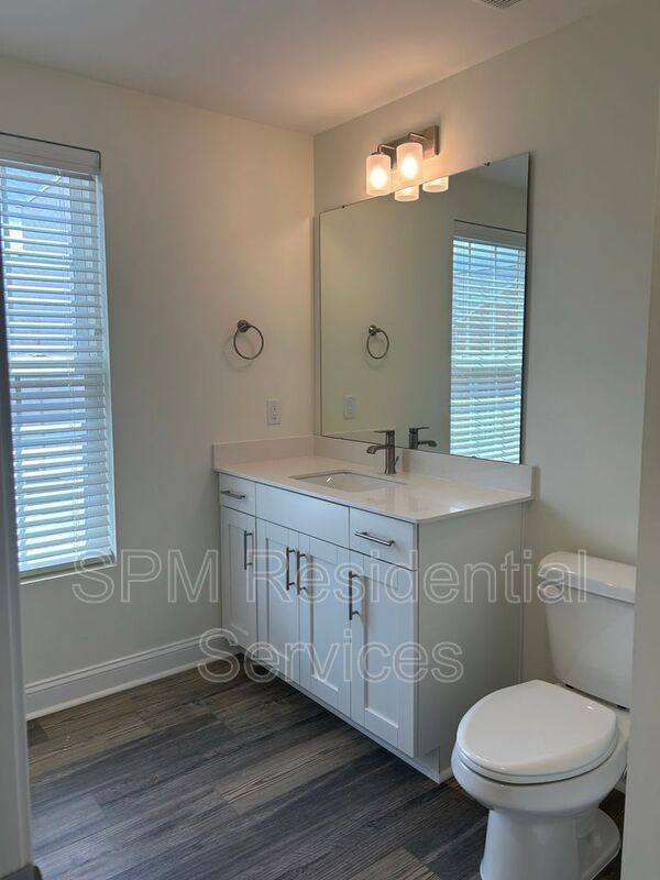Apartment for rent at 214 Red Cross St #200, Wilmington, NC 28401