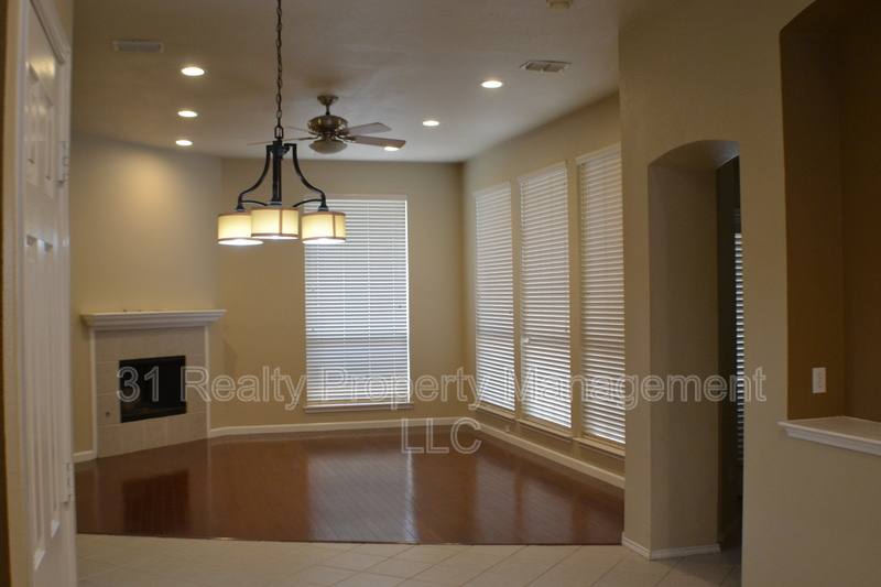 House for rent at 1013 Clear Creek Dr, Mesquite, TX 75181