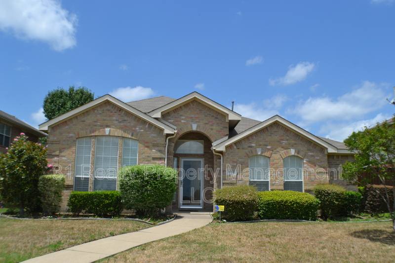 House for rent at 1013 Clear Creek Dr, Mesquite, TX 75181