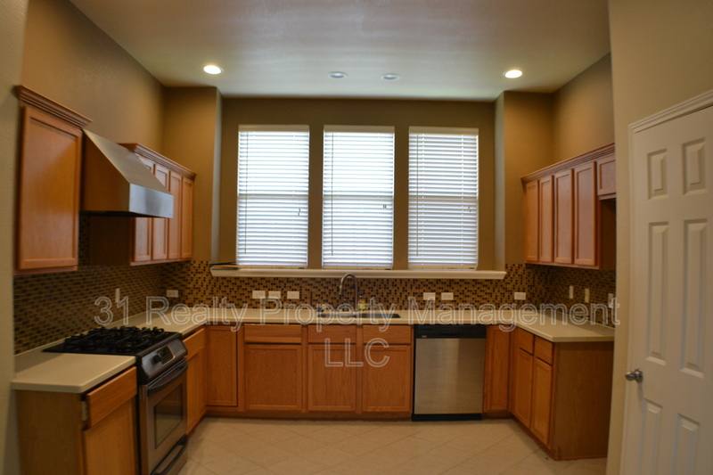 House for rent at 1013 Clear Creek Dr, Mesquite, TX 75181