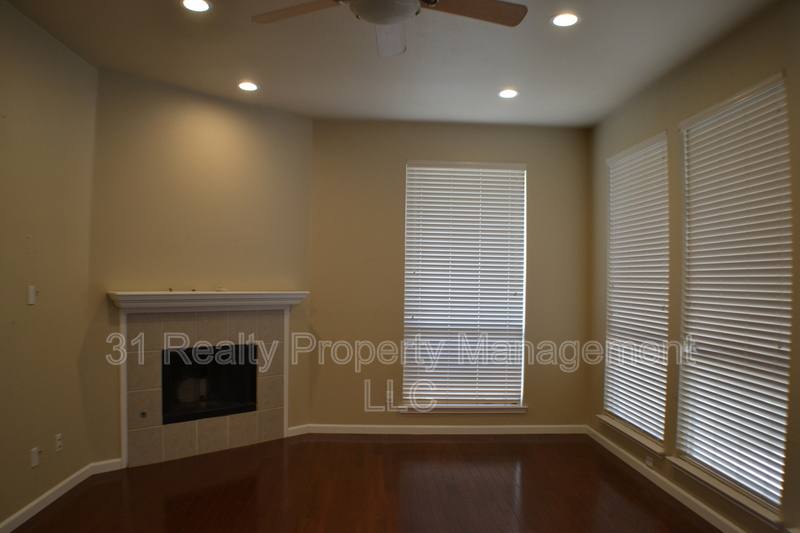 House for rent at 1013 Clear Creek Dr, Mesquite, TX 75181