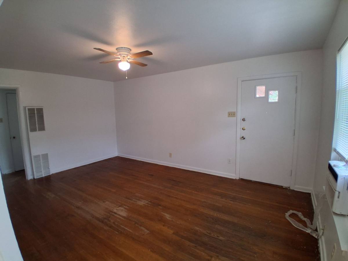 Apartment for rent at 3019-3021 Avon St, Dallas, TX 75211