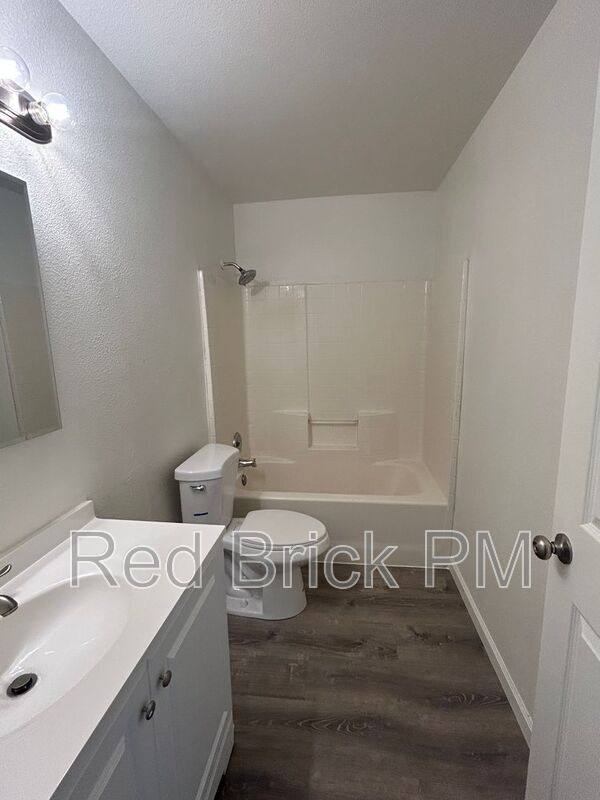 House for rent at 101 Kings Ave, Chowchilla, CA 93610