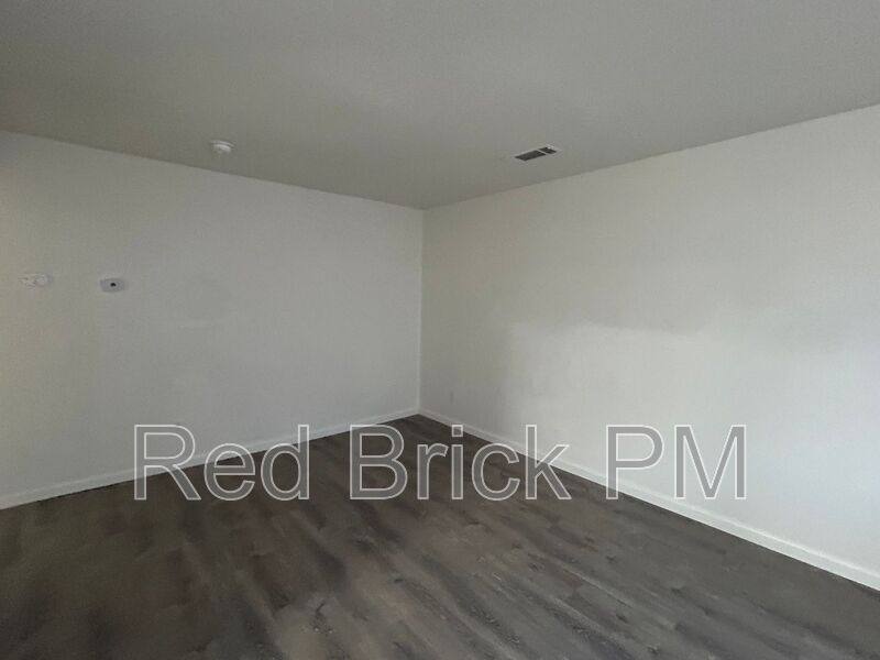 House for rent at 101 Kings Ave, Chowchilla, CA 93610