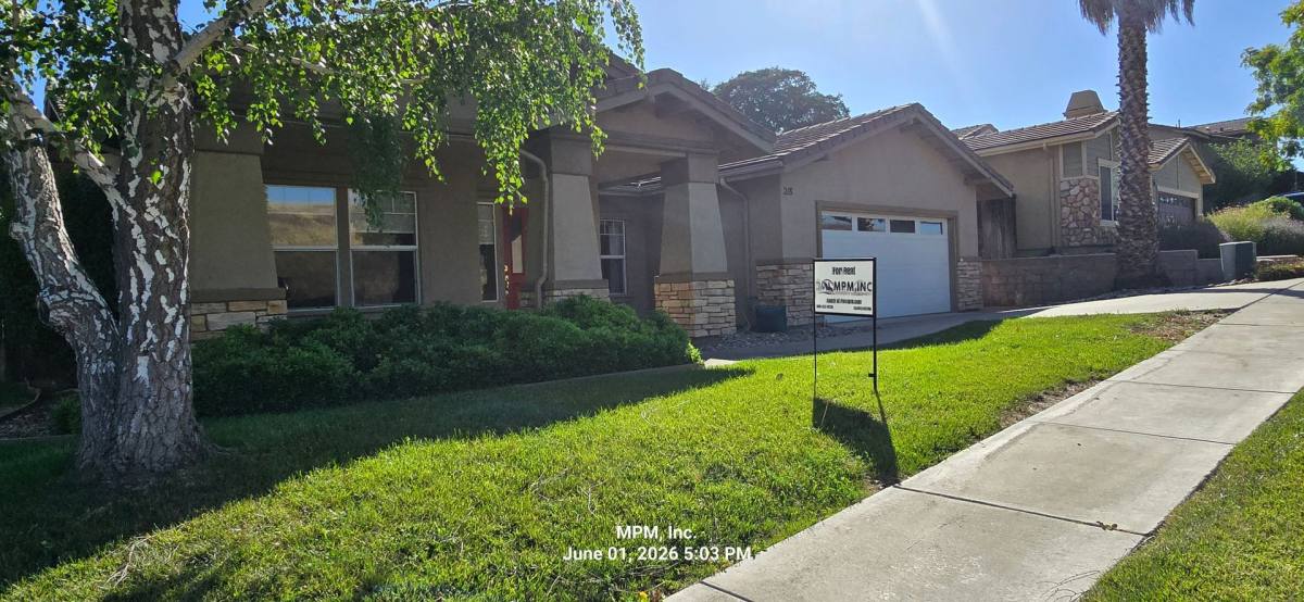 House for rent at 218 Red River Dr, Paso Robles, CA 93446