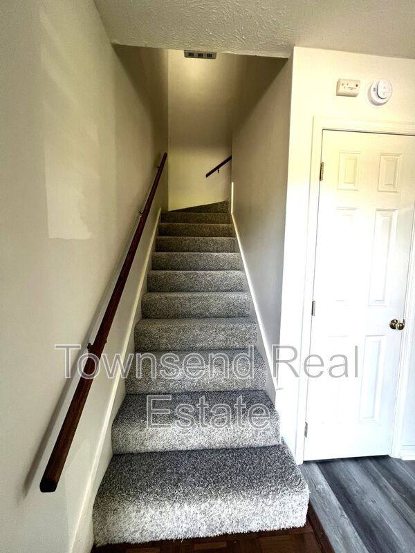Townhouse for rent at 1044-2 Ancestry Dr, Fayetteville, NC 28304