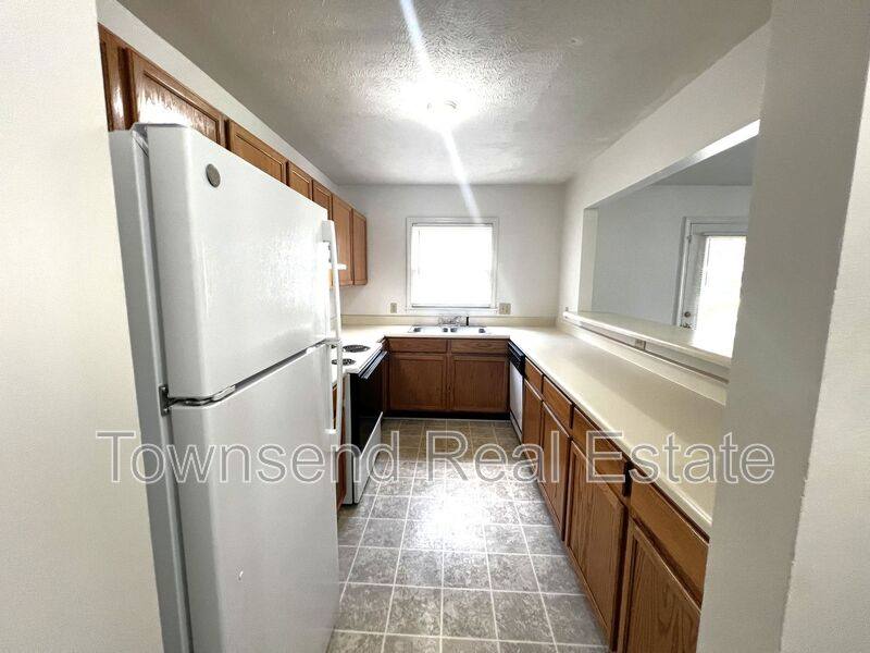 Townhouse for rent at 1044-2 Ancestry Dr, Fayetteville, NC 28304