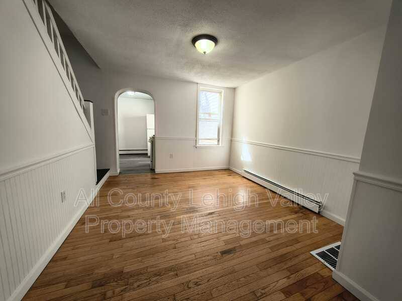House for rent at 546 Thomas St, Bethlehem, PA 18015