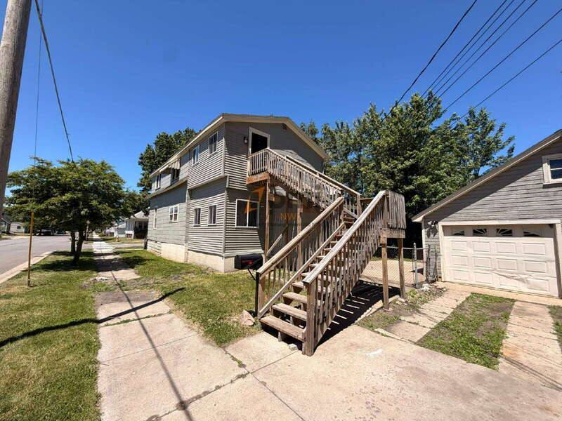 Apartment for rent at 422 Hoyt St #2, Michigan City, IN 46360