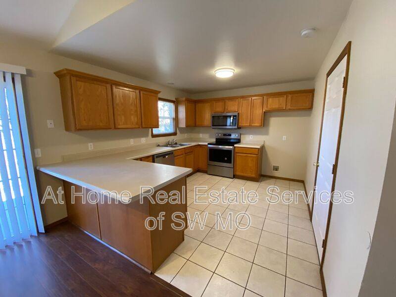 House for rent at 625 S Hazelnut, Springfield, MO 65802