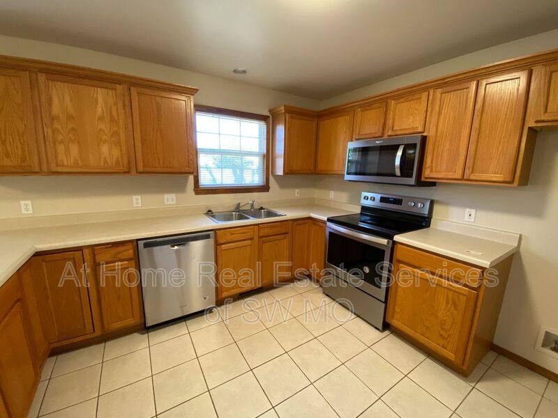 House for rent at 625 S Hazelnut, Springfield, MO 65802