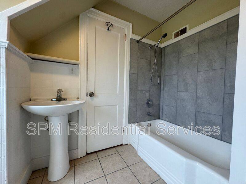 Apartment for rent at 304 N 11th St #A, Wilmington, NC 28401