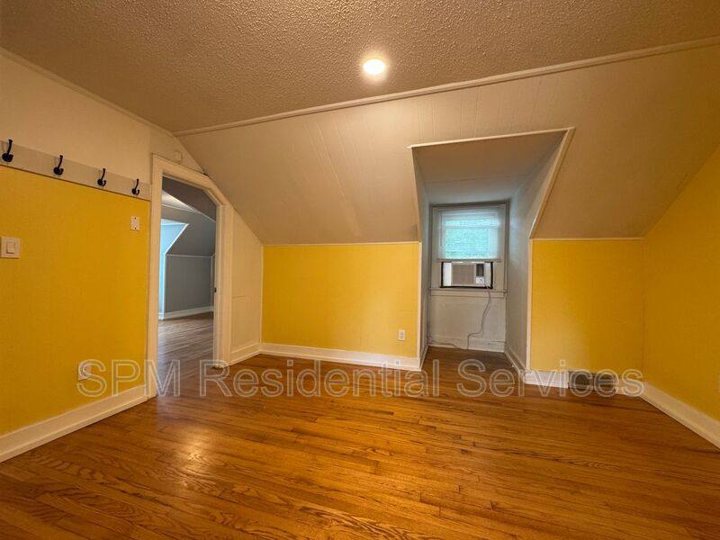 Apartment for rent at 304 N 11th St #A, Wilmington, NC 28401