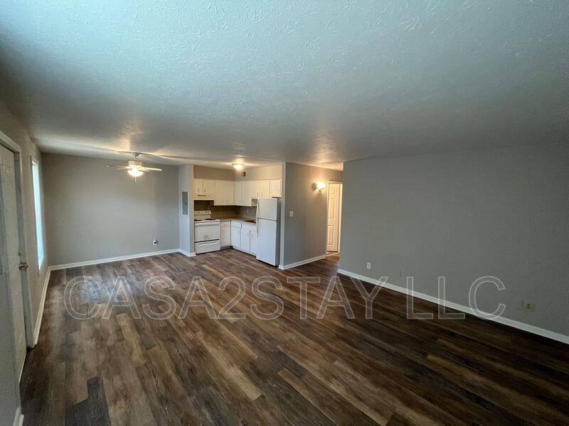 Apartment for rent at 4915 Saddlebrook Lane #7, Louisville, KY 40216