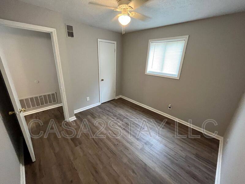 Apartment for rent at 4915 Saddlebrook Lane #7, Louisville, KY 40216