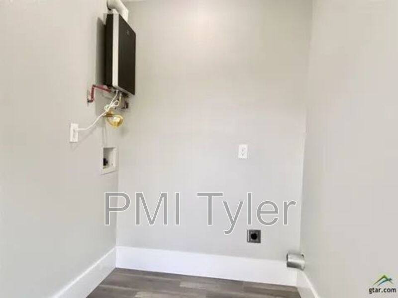 House for rent at 1115 S Robertson Ave, Tyler, TX 75701